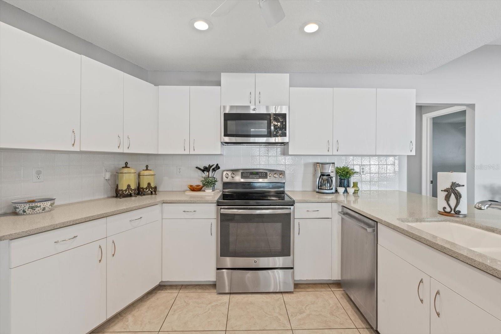 Image 10 of 32 For 5206 19th Avenue W