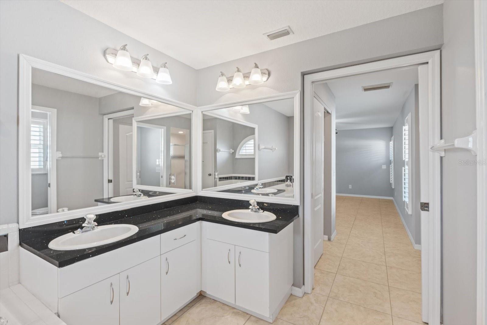 Image 18 of 32 For 5206 19th Avenue W