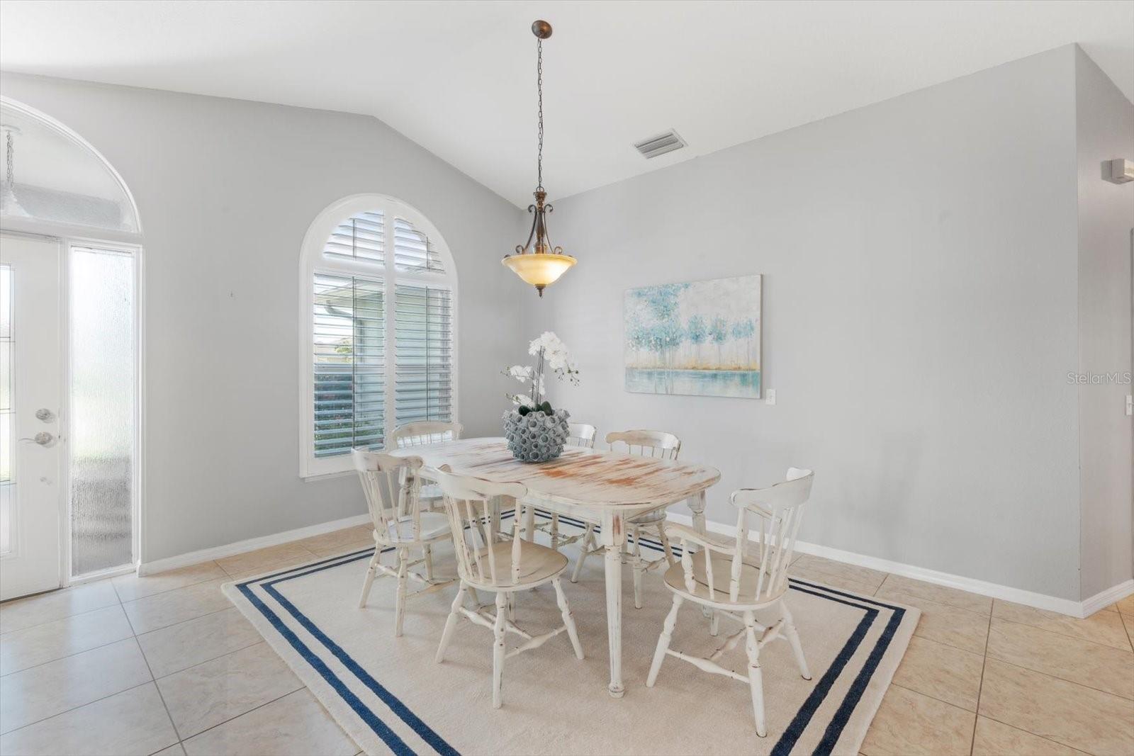 Image 4 of 32 For 5206 19th Avenue W