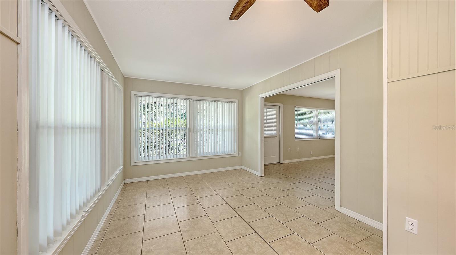 Image 6 of 35 For 2462 Hyde Park Street