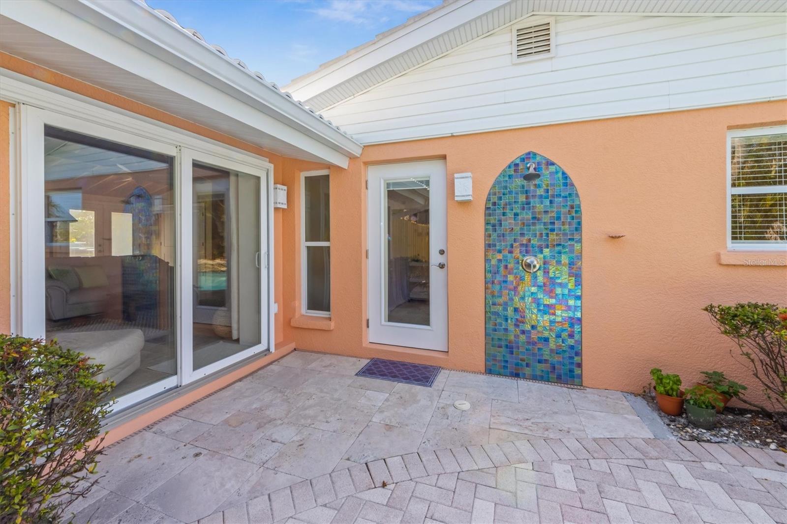 Image 3 of 35 For 6806 Palm Drive