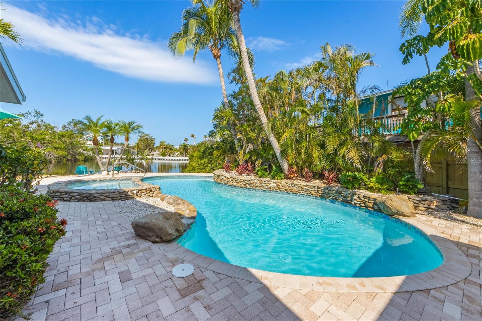 Image 5 of 35 For 6806 Palm Drive