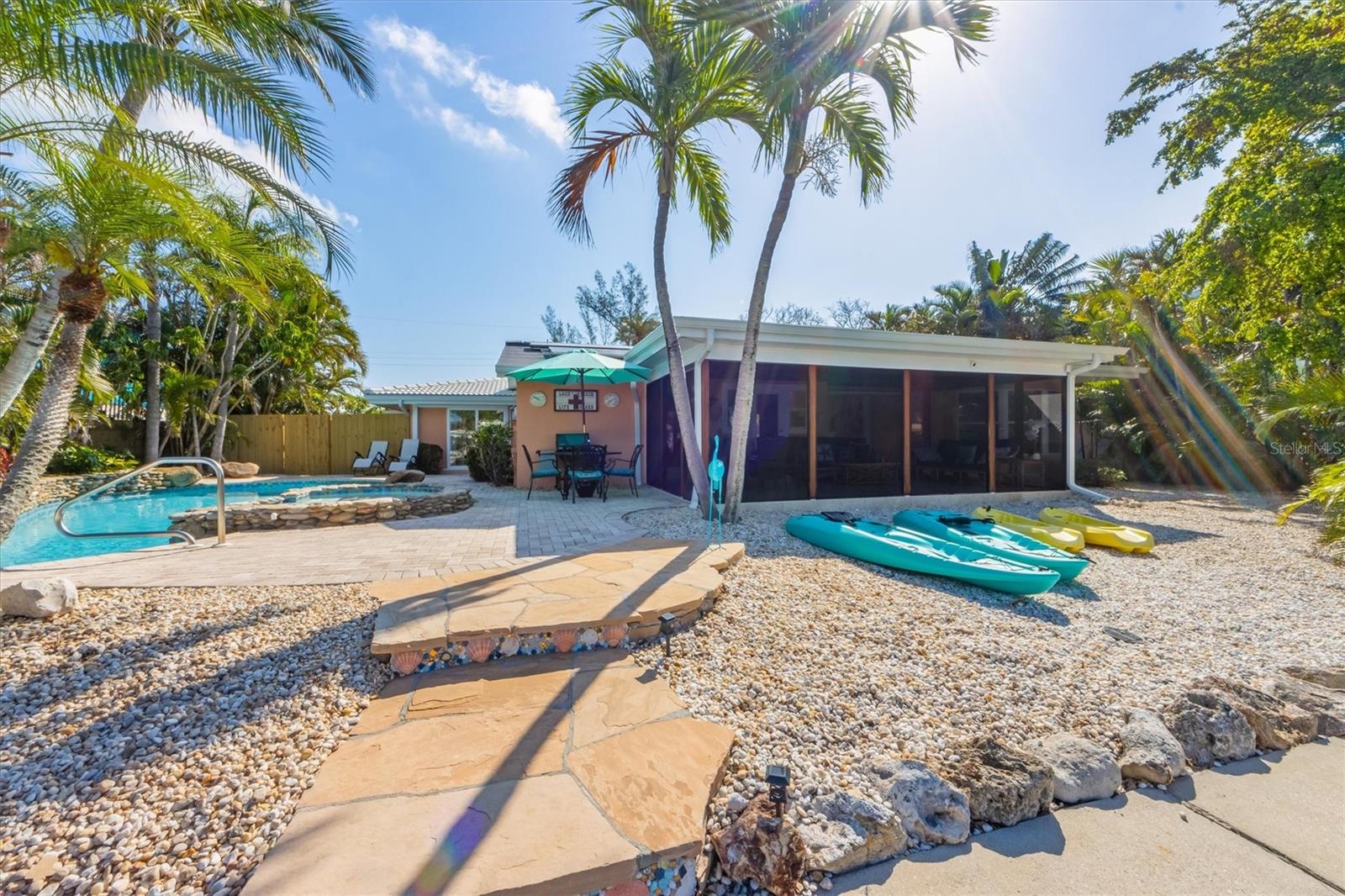 Image 7 of 35 For 6806 Palm Drive