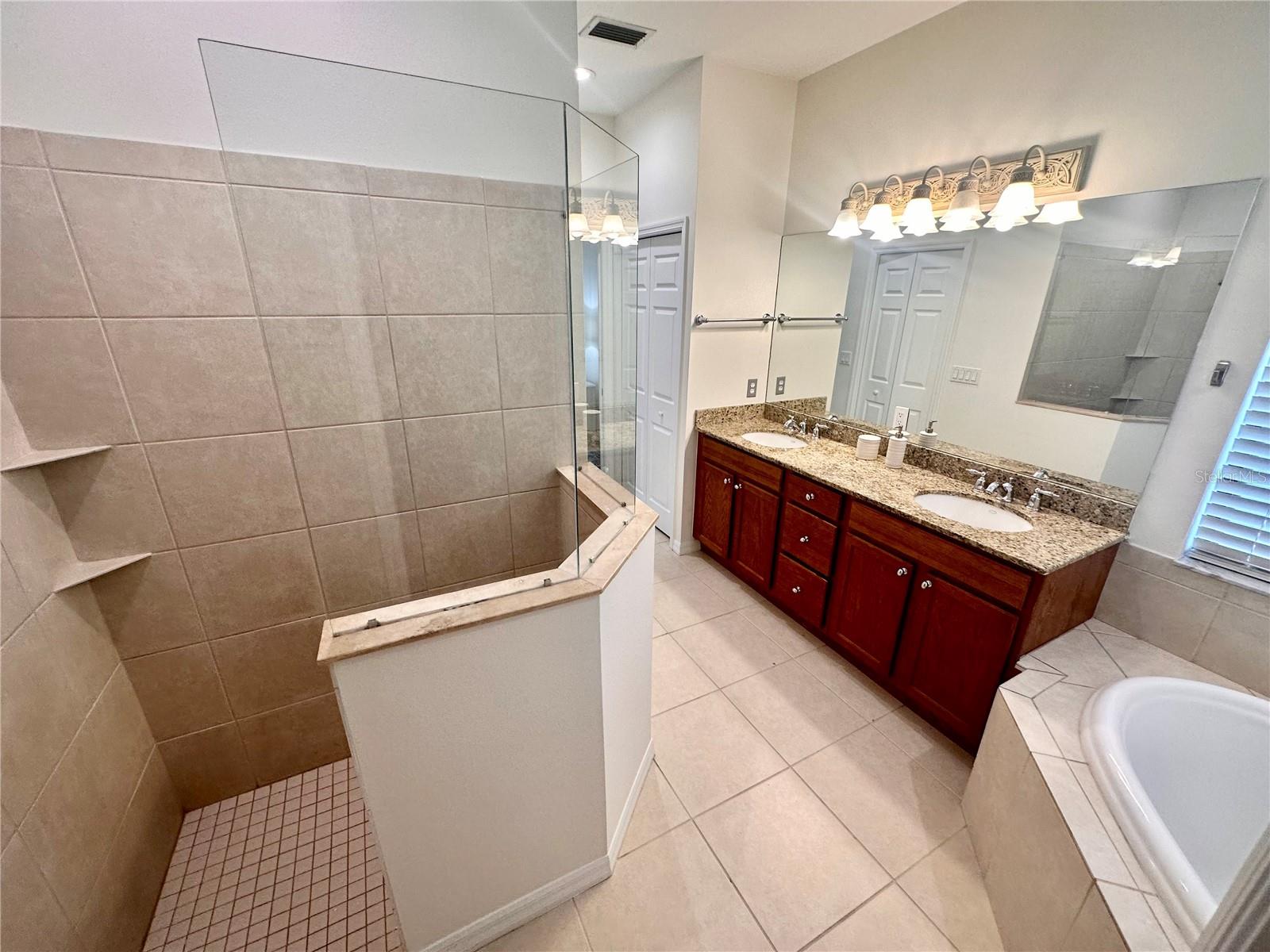 Image 18 of 34 For 5321 Echo Lane