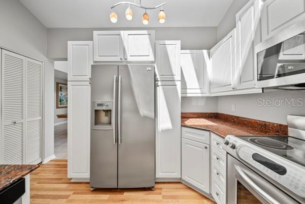 Image 14 of 50 For 2181 Harbourside Drive 1403