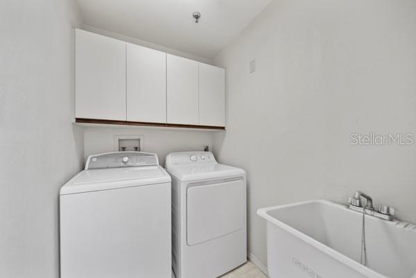 Image 15 of 50 For 2181 Harbourside Drive 1403