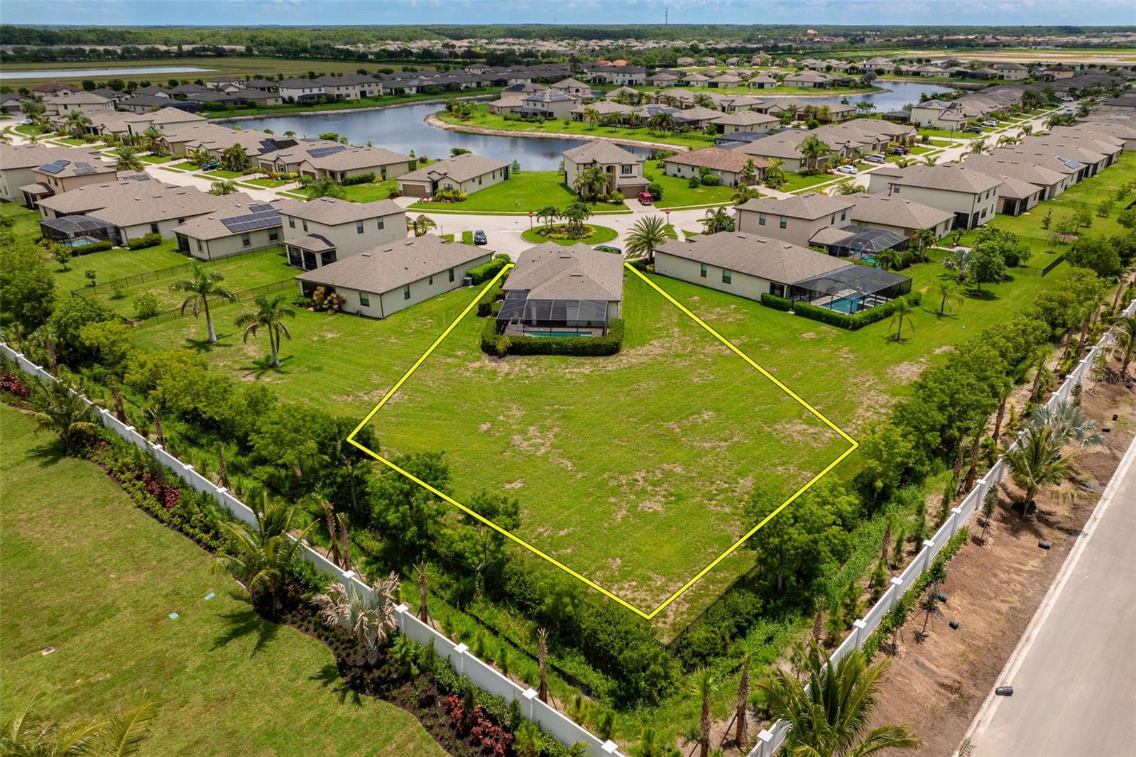 Image 42 of 64 For 14246 Vindel Circle