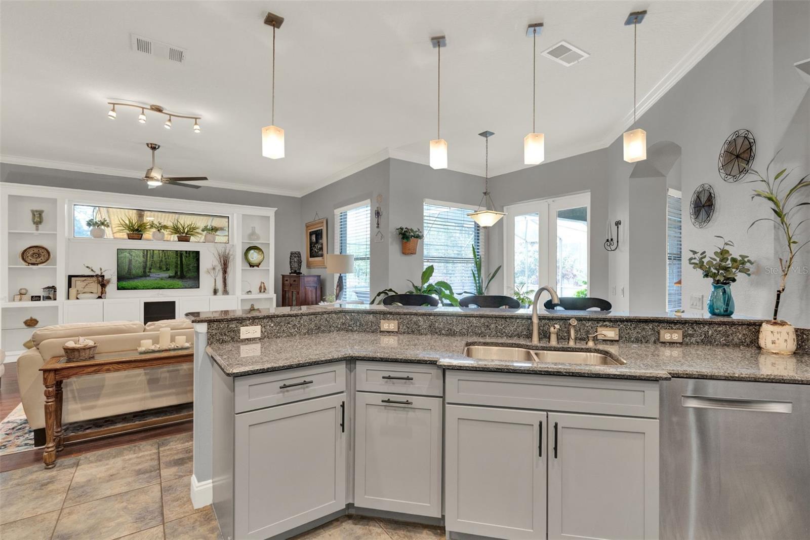 Image 10 of 48 For 17426 Tailfeather Court