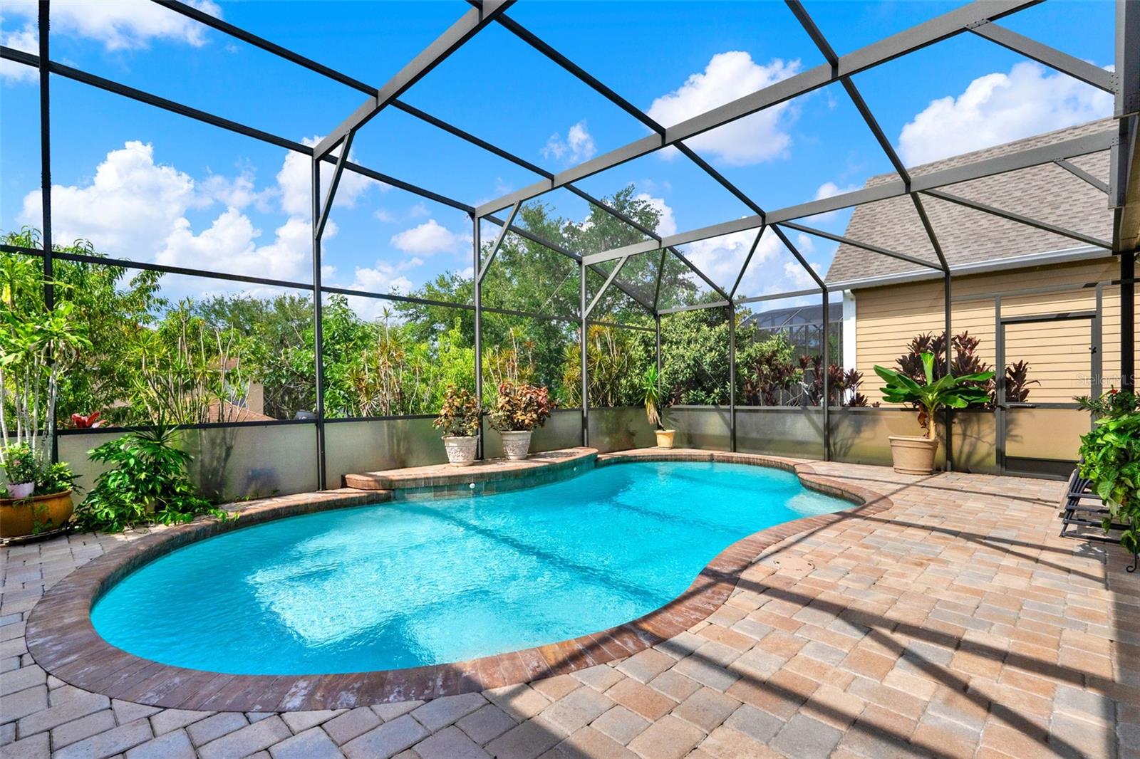 Image 29 of 48 For 17426 Tailfeather Court