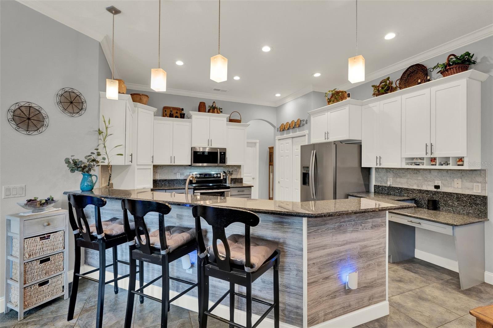 Image 9 of 48 For 17426 Tailfeather Court