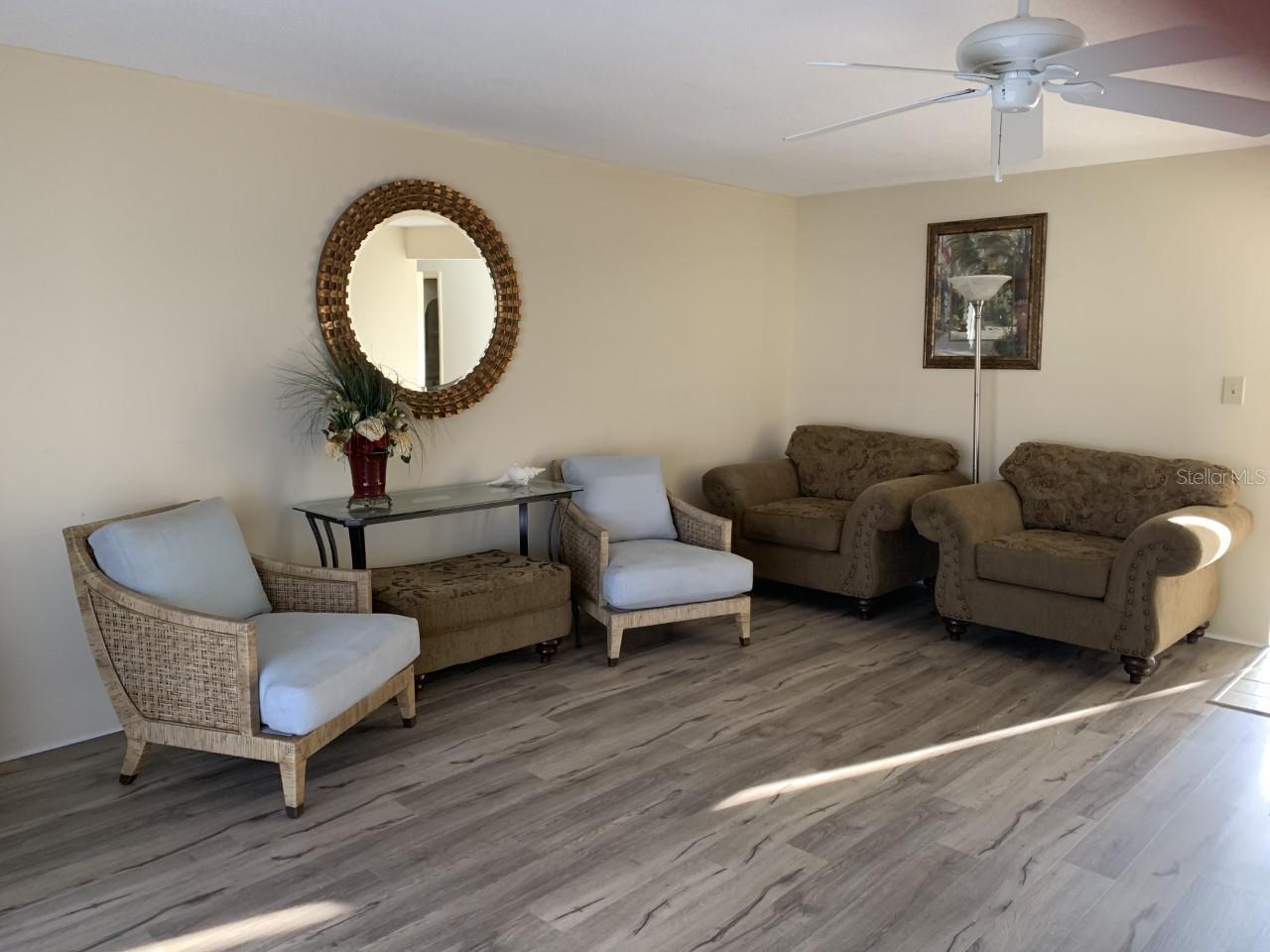 Image 14 of 21 For 3504 Beneva Road 207