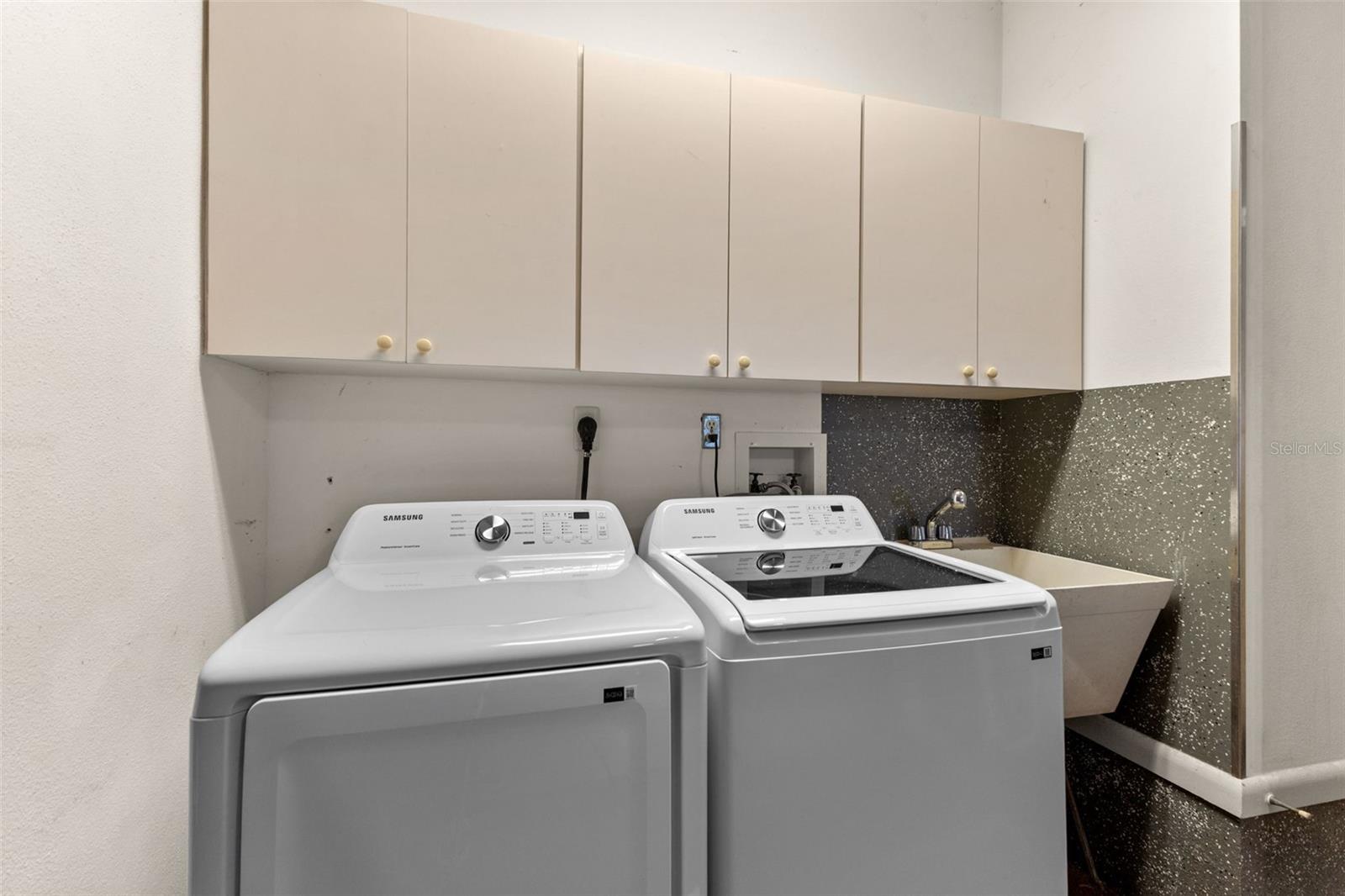 Image 22 of 32 For 2559 Wood Oak Drive