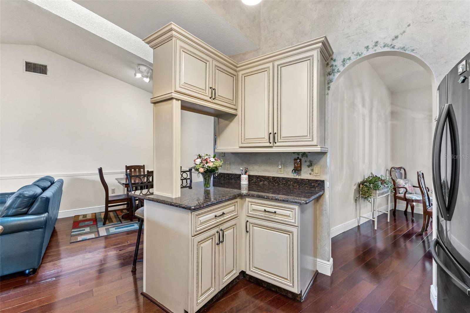 Image 5 of 32 For 2559 Wood Oak Drive