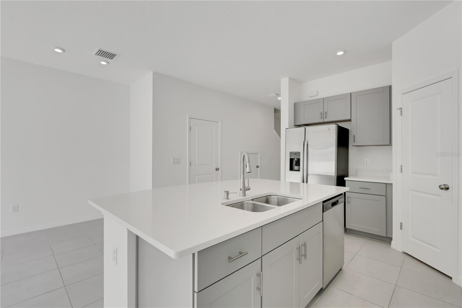 Image 10 of 38 For 6313 Willowside Street