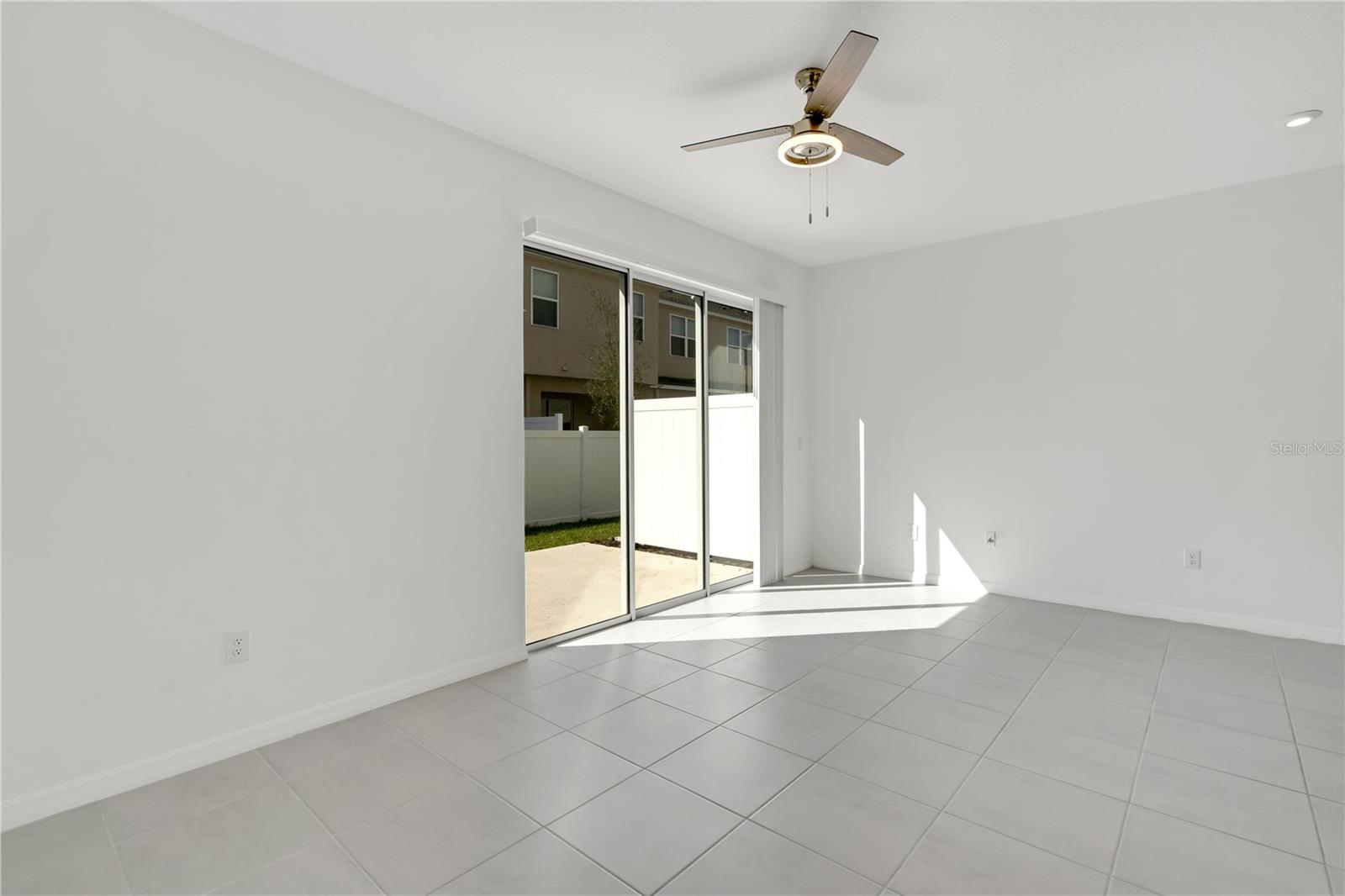 Image 12 of 38 For 6313 Willowside Street