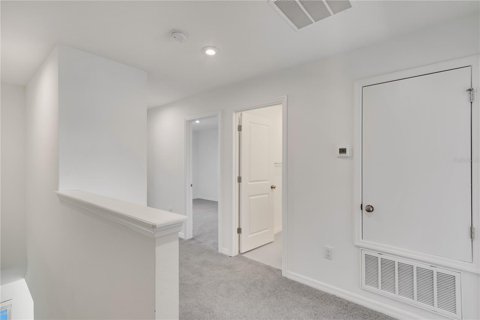 Image 14 of 38 For 6313 Willowside Street