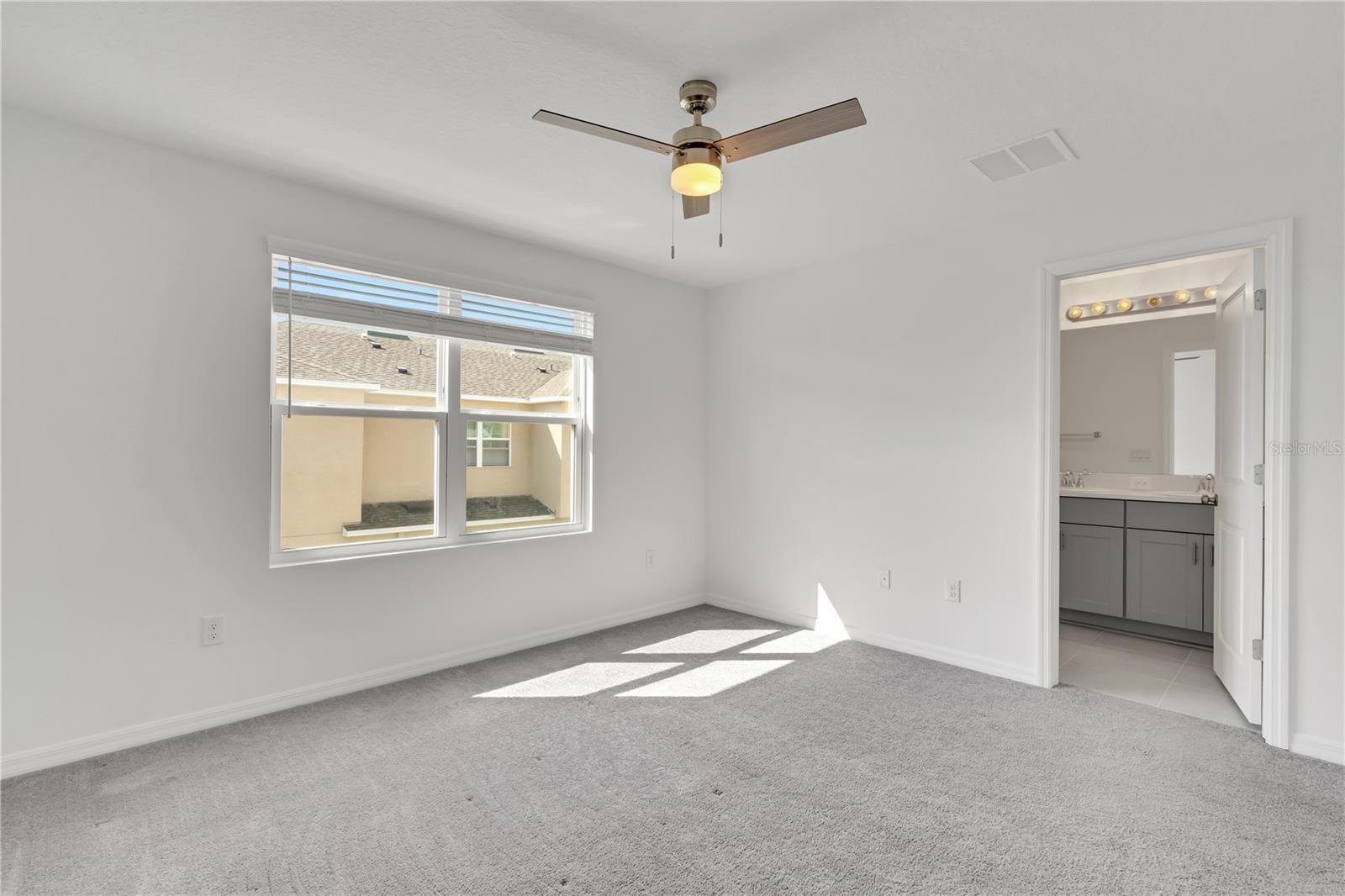 Image 19 of 38 For 6313 Willowside Street