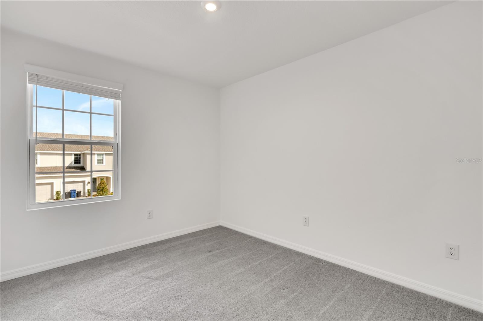 Image 22 of 38 For 6313 Willowside Street