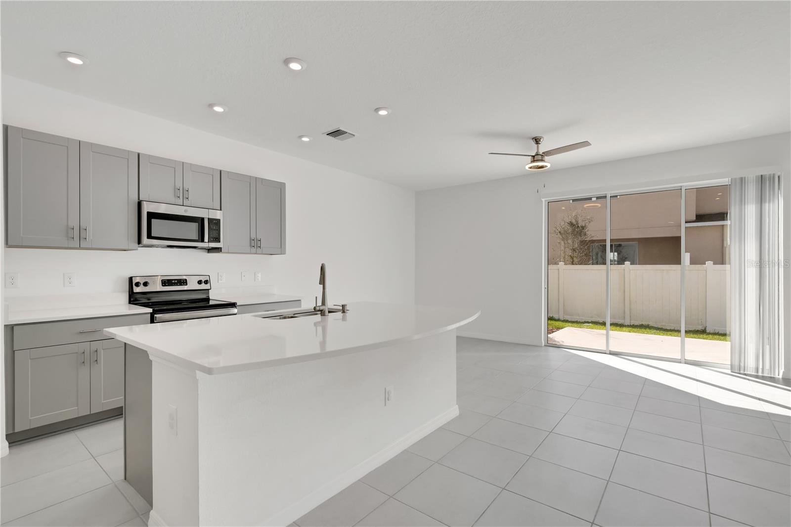 Image 5 of 38 For 6313 Willowside Street