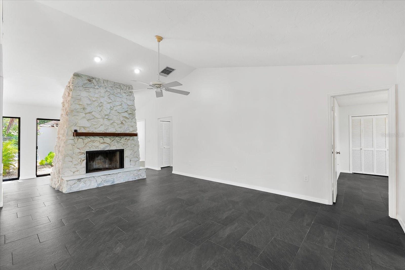 Image 13 of 64 For 2504 Tanglewood Drive