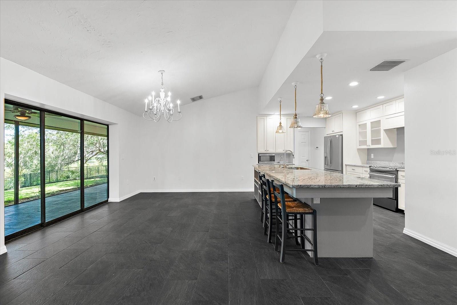 Image 18 of 64 For 2504 Tanglewood Drive