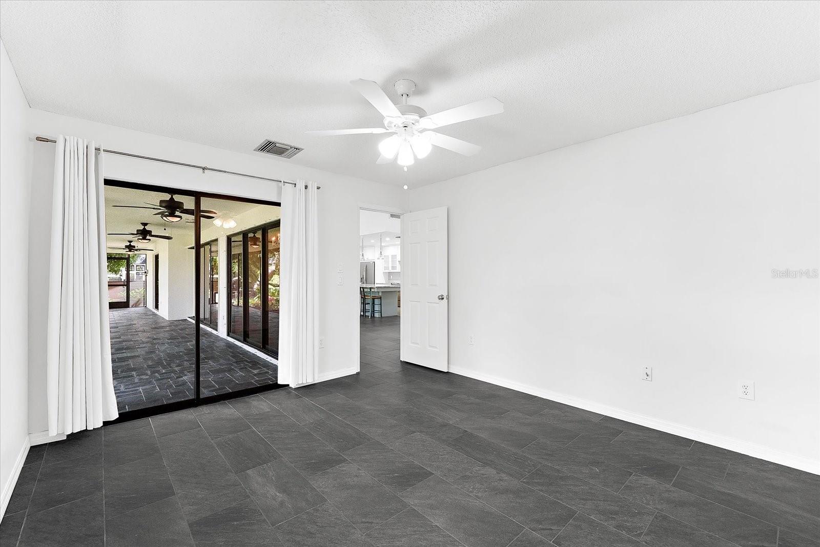 Image 32 of 64 For 2504 Tanglewood Drive