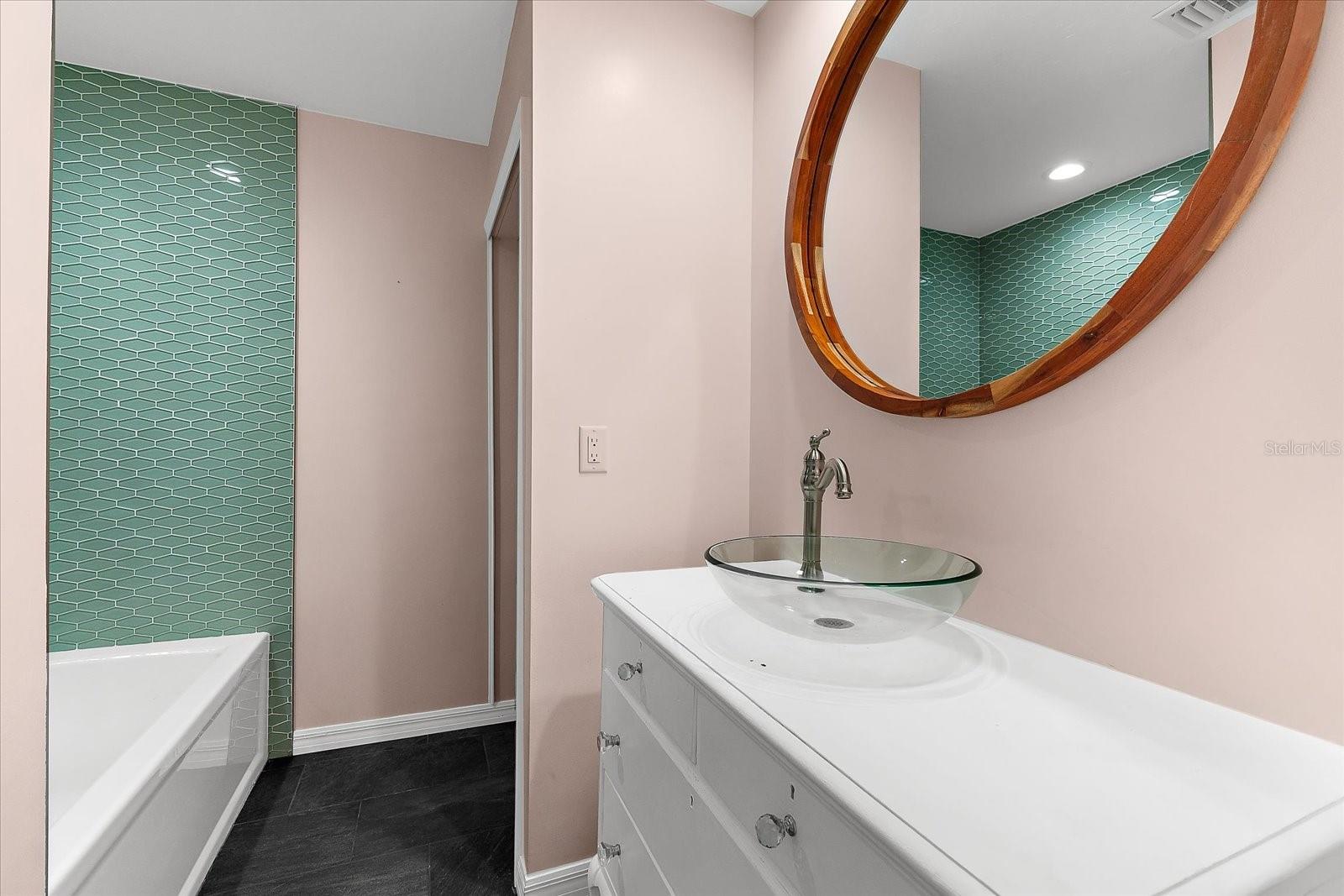 Image 35 of 64 For 2504 Tanglewood Drive
