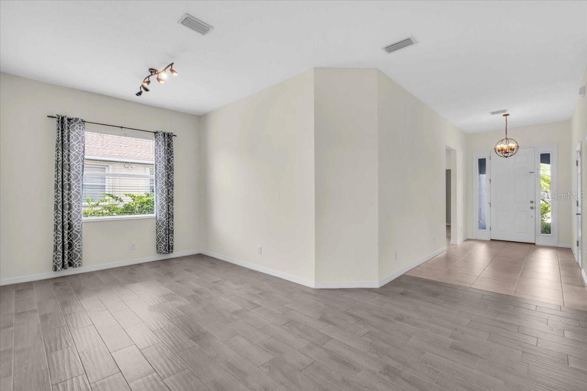 Image 10 of 52 For 7026 43rd Avenue E