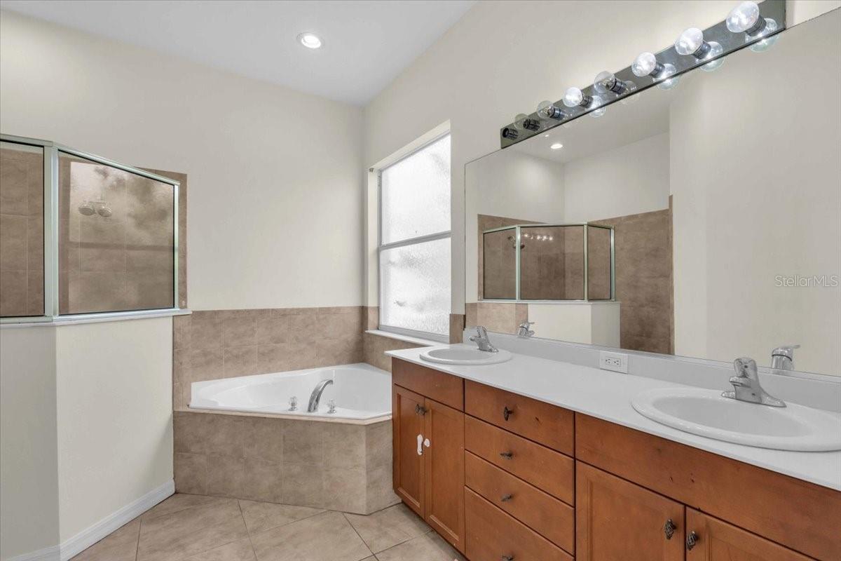 Image 20 of 52 For 7026 43rd Avenue E