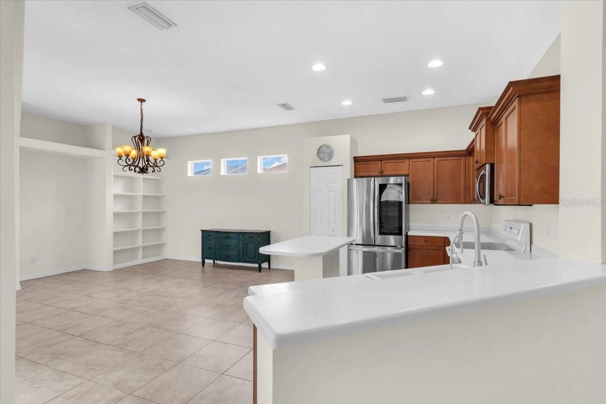 Image 6 of 52 For 7026 43rd Avenue E