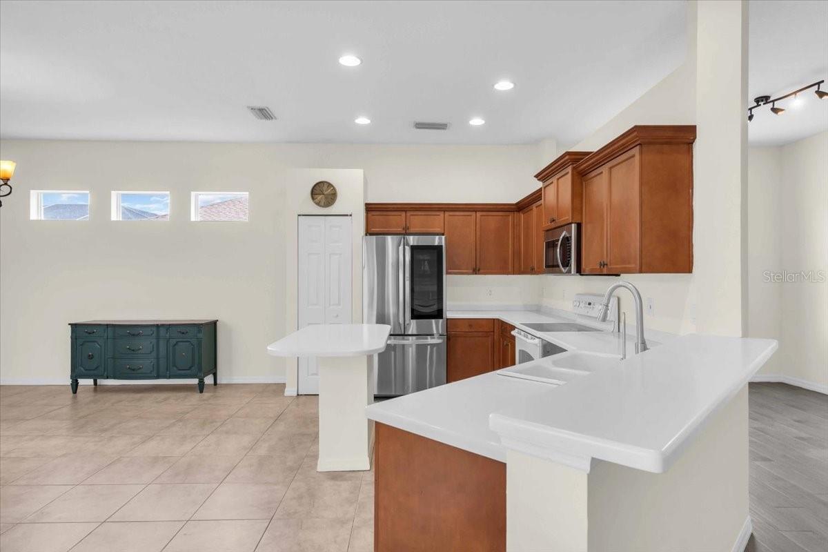 Image 7 of 52 For 7026 43rd Avenue E