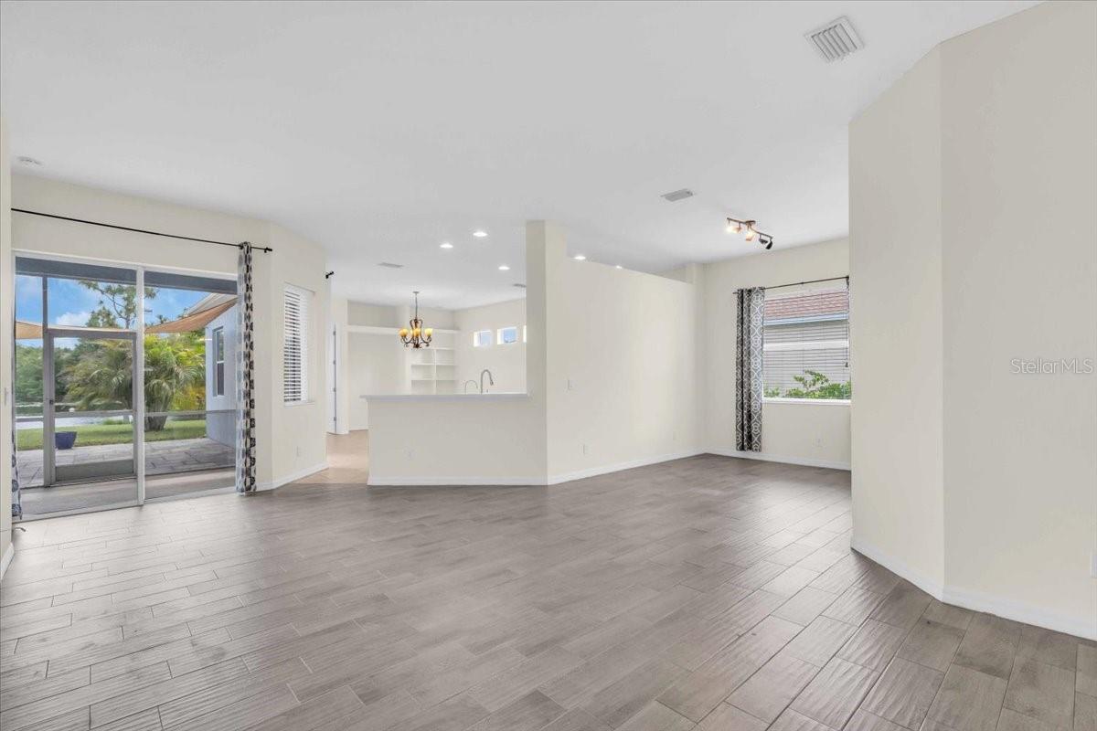 Image 8 of 52 For 7026 43rd Avenue E