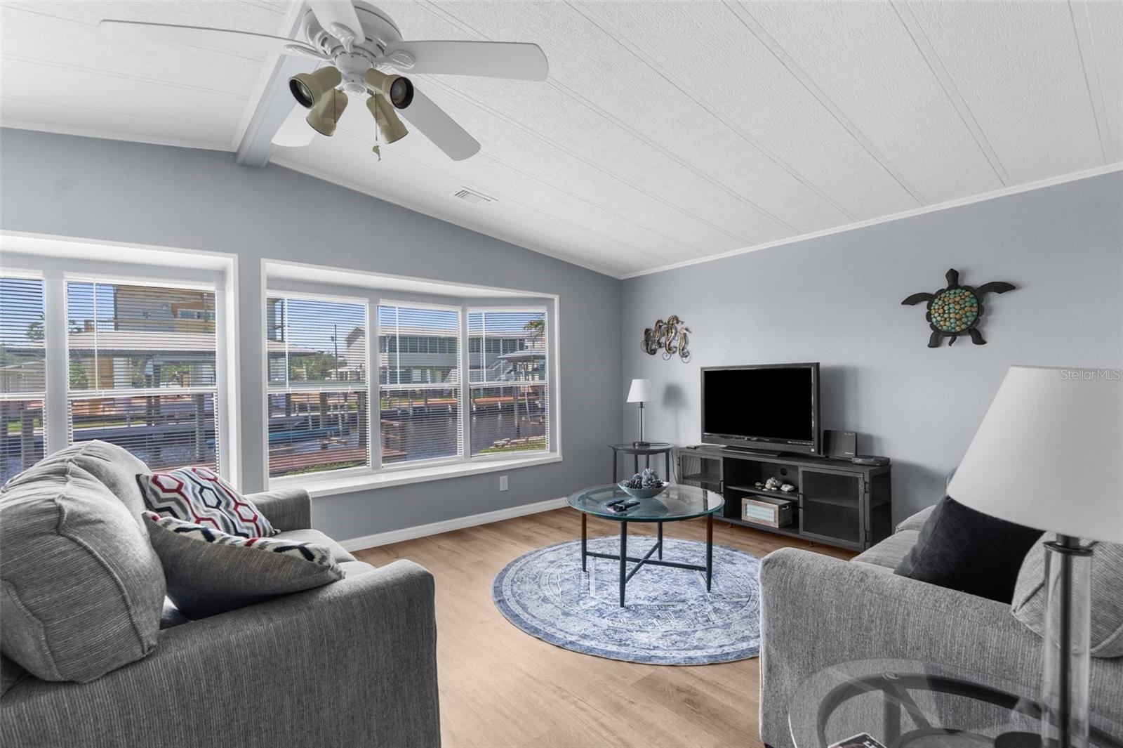 Listing photo id 10 for 11652 Brightwater Court