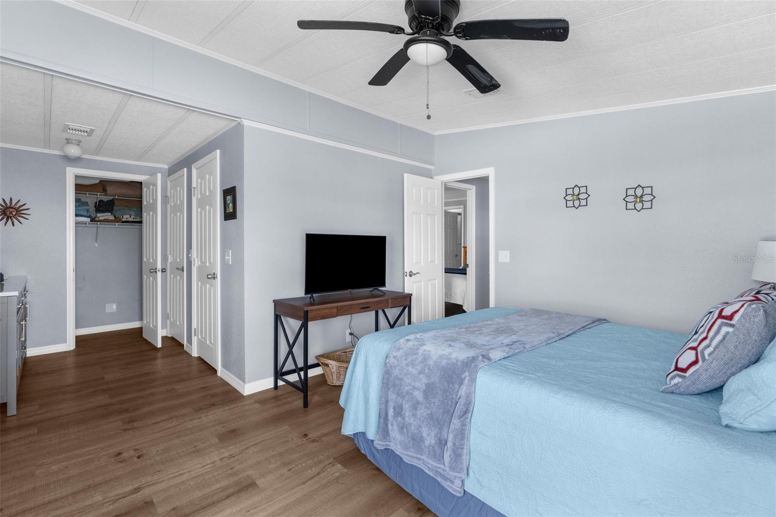 Listing photo id 20 for 11652 Brightwater Court