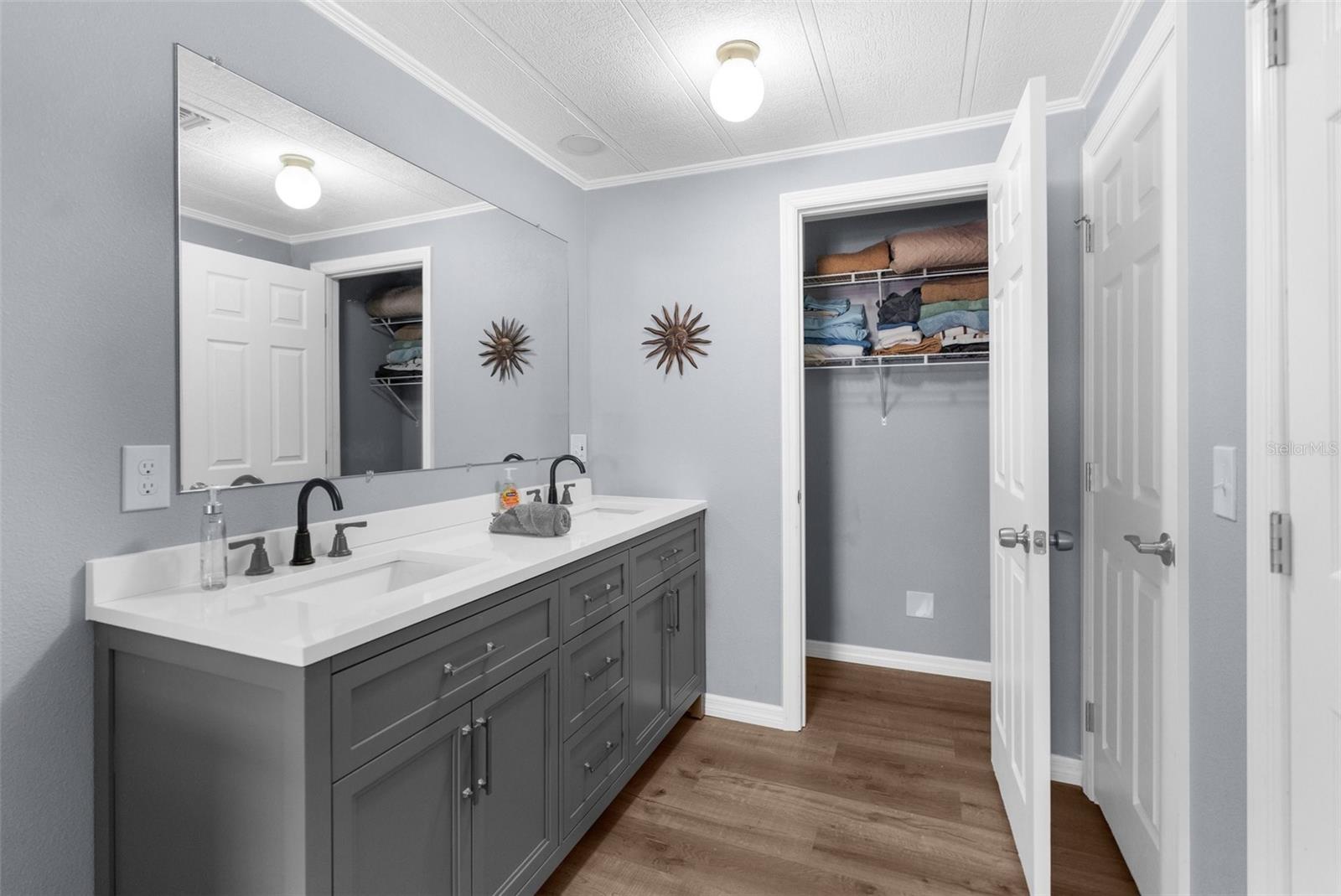 Listing photo id 24 for 11652 Brightwater Court