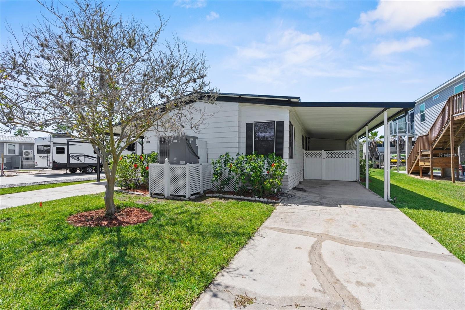 Listing photo id 3 for 11652 Brightwater Court