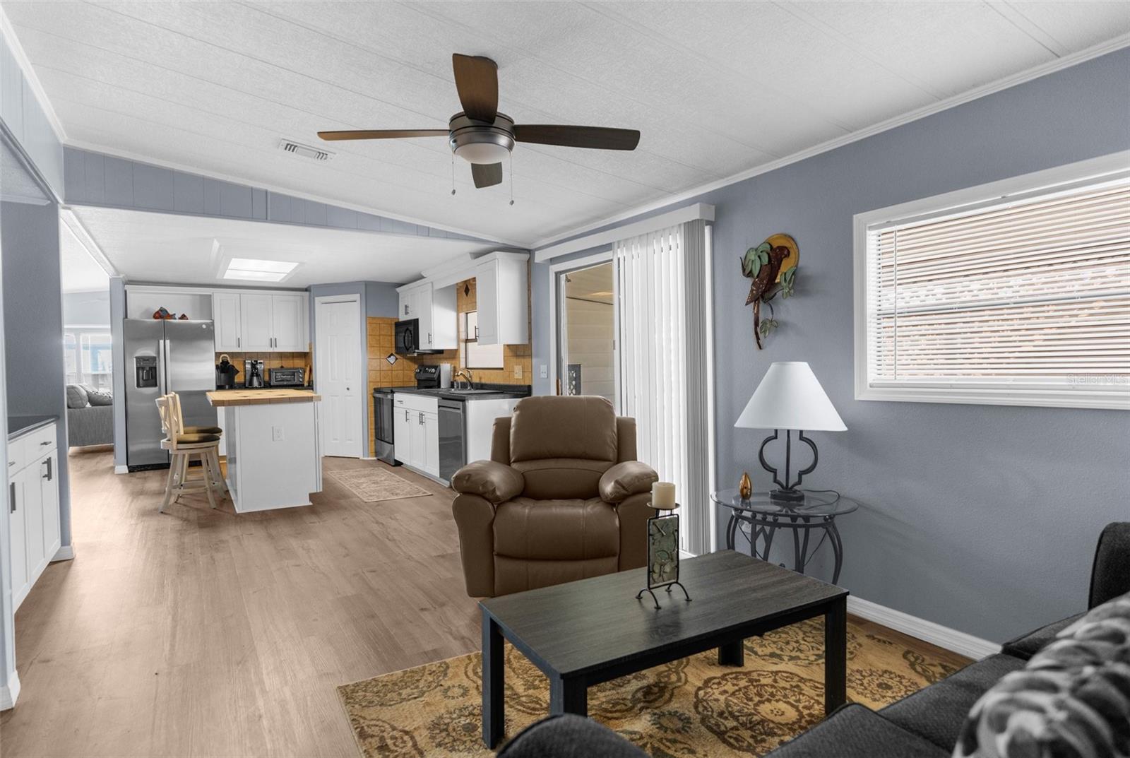 Listing photo id 4 for 11652 Brightwater Court