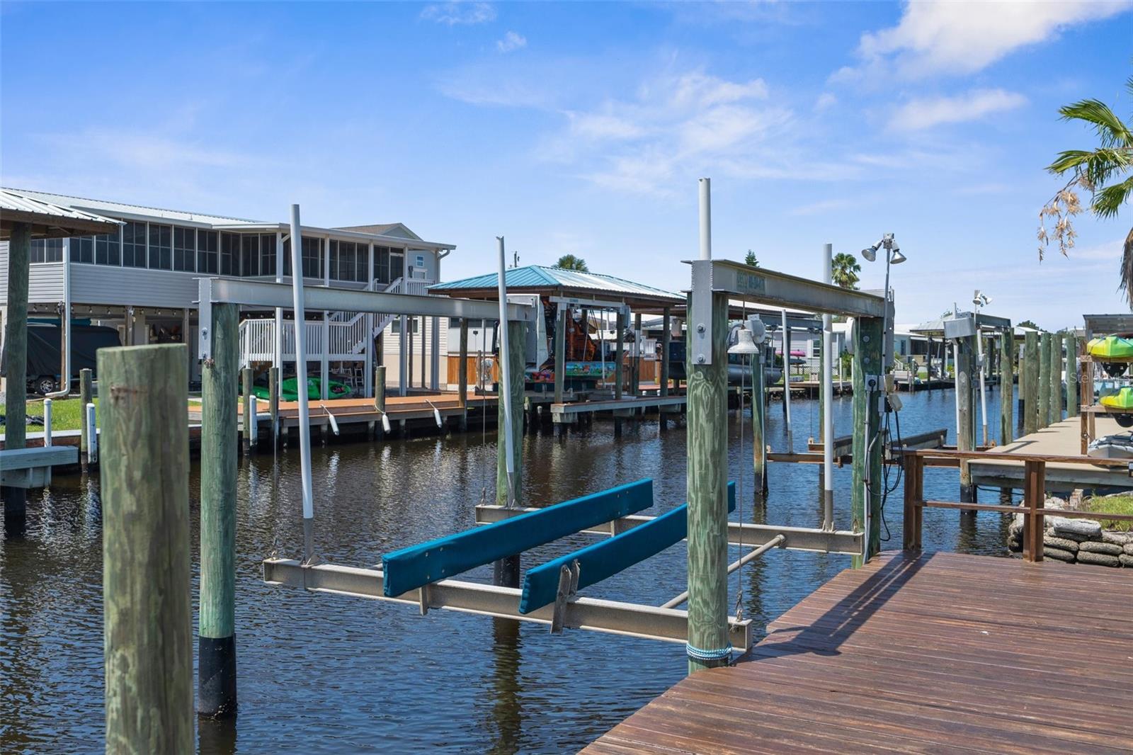 Listing photo id 5 for 11652 Brightwater Court