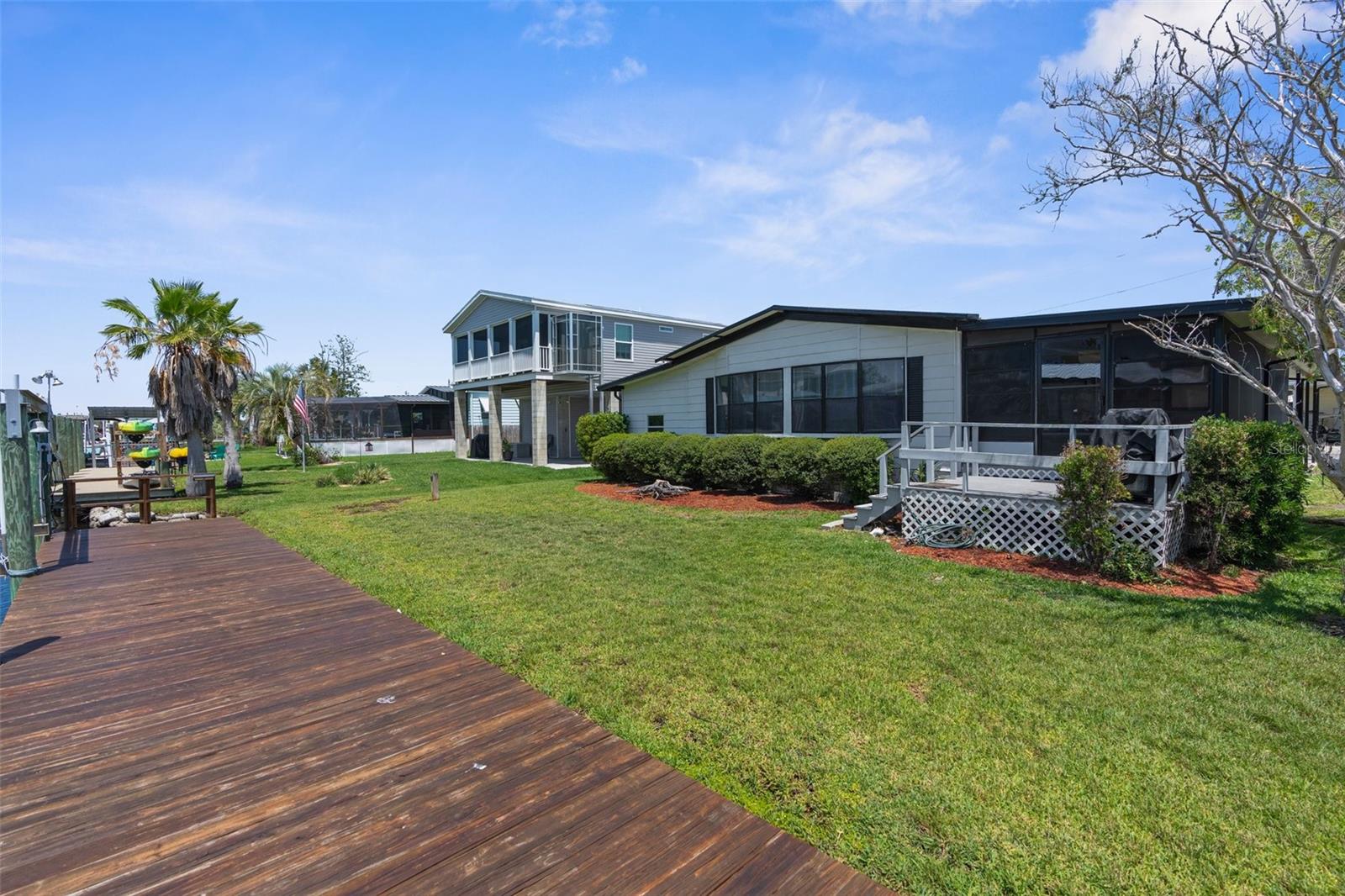 Listing photo id 7 for 11652 Brightwater Court