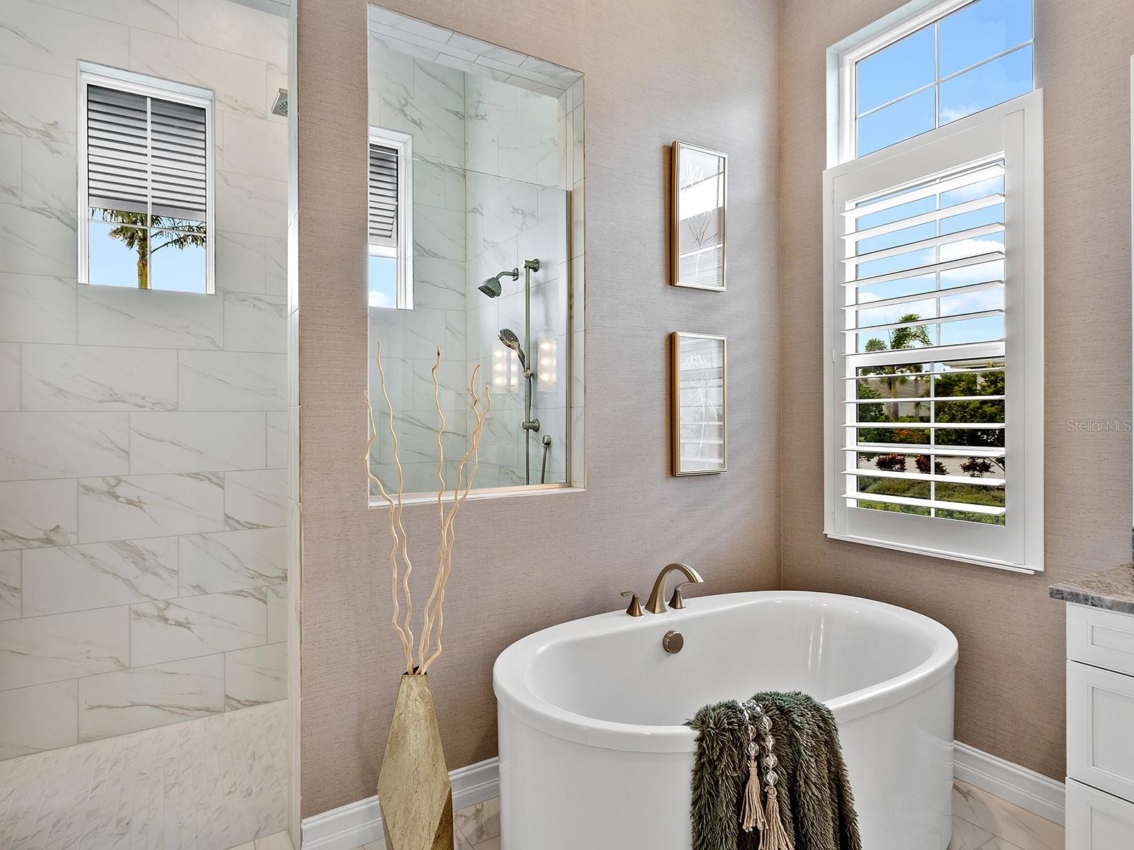 Image 39 of 96 For 16917 Clearlake Avenue