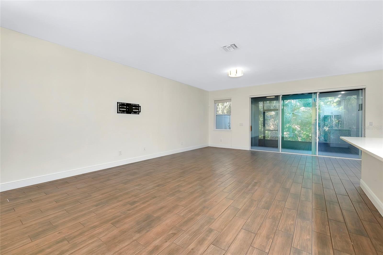 Image 16 of 72 For 4532 Chinkapin Drive