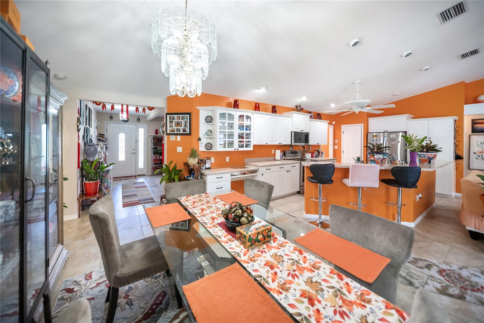 Image 14 of 40 For 22378 Peachland Boulevard