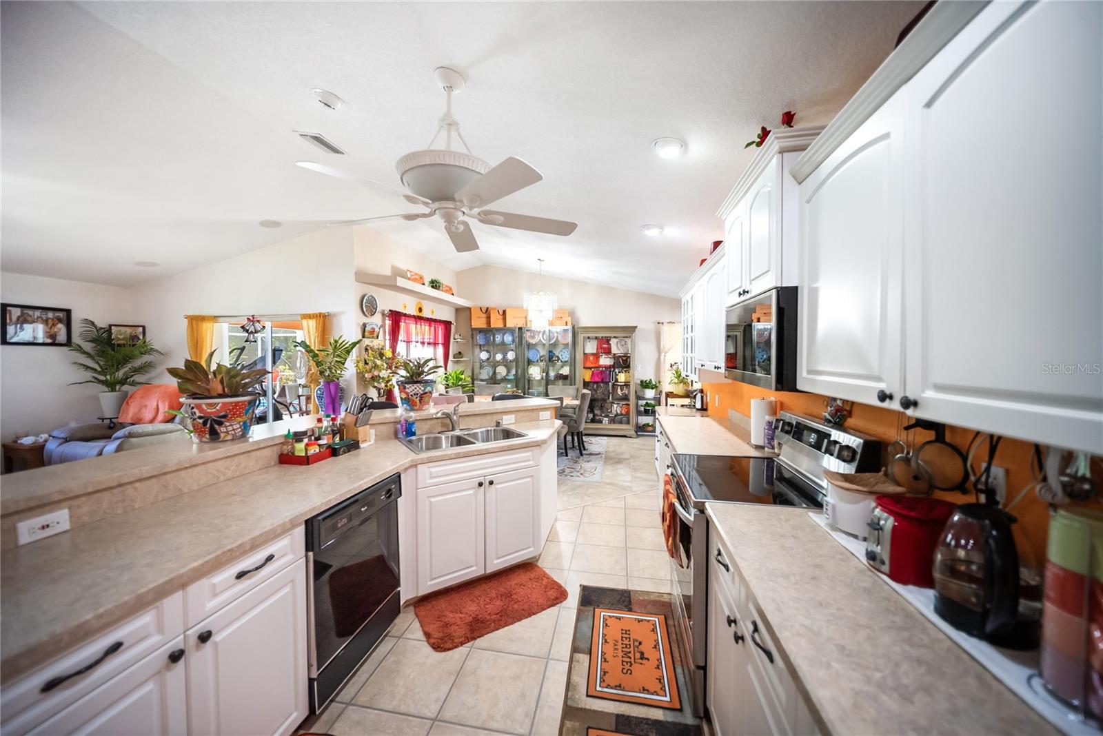 Image 16 of 40 For 22378 Peachland Boulevard