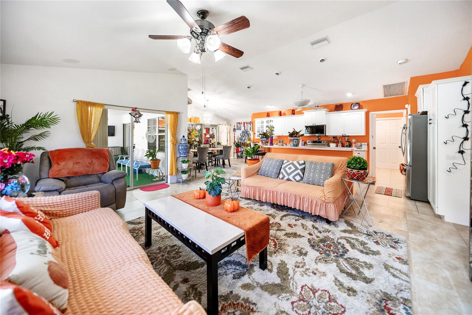 Image 21 of 40 For 22378 Peachland Boulevard