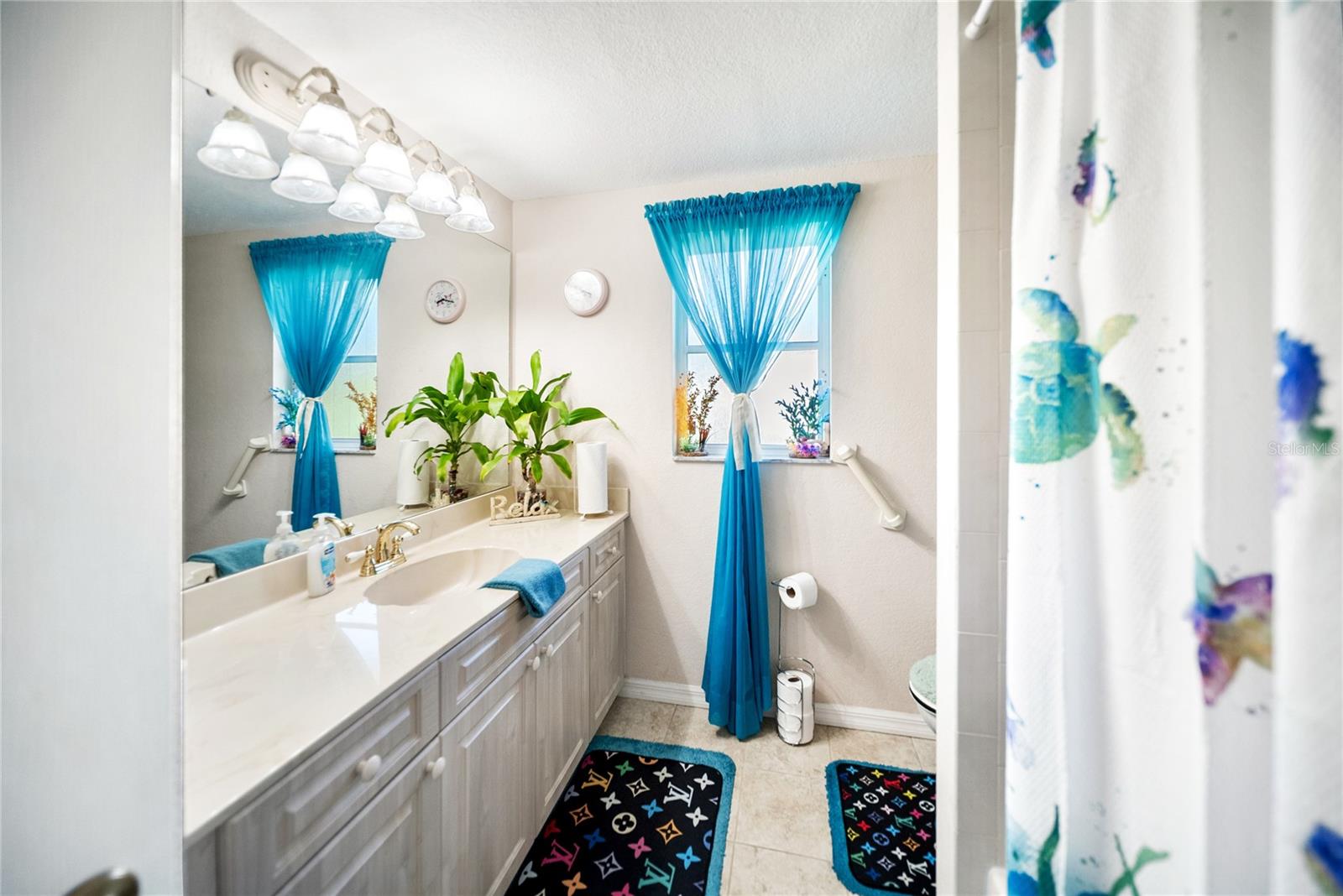 Image 24 of 40 For 22378 Peachland Boulevard