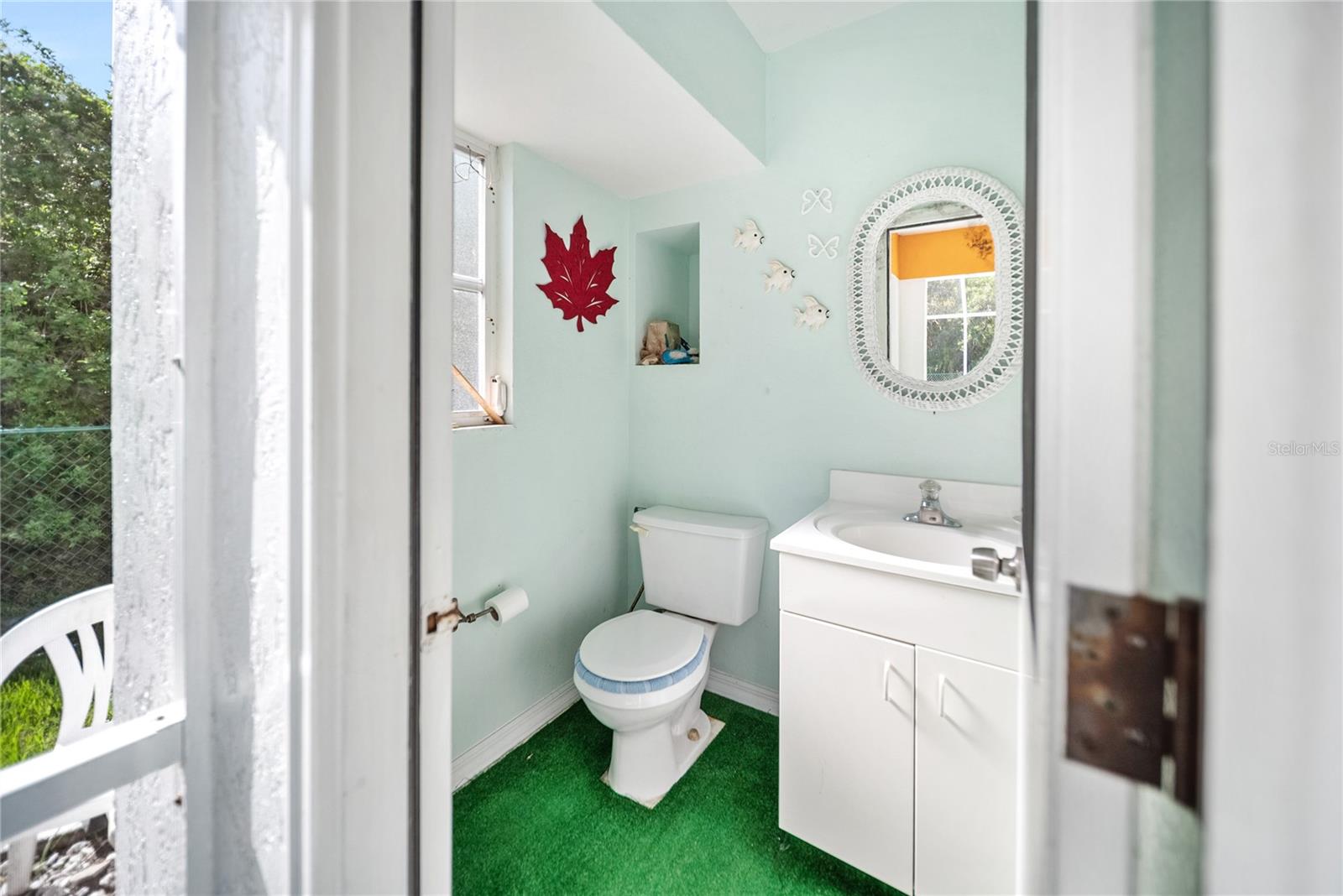 Image 30 of 40 For 22378 Peachland Boulevard