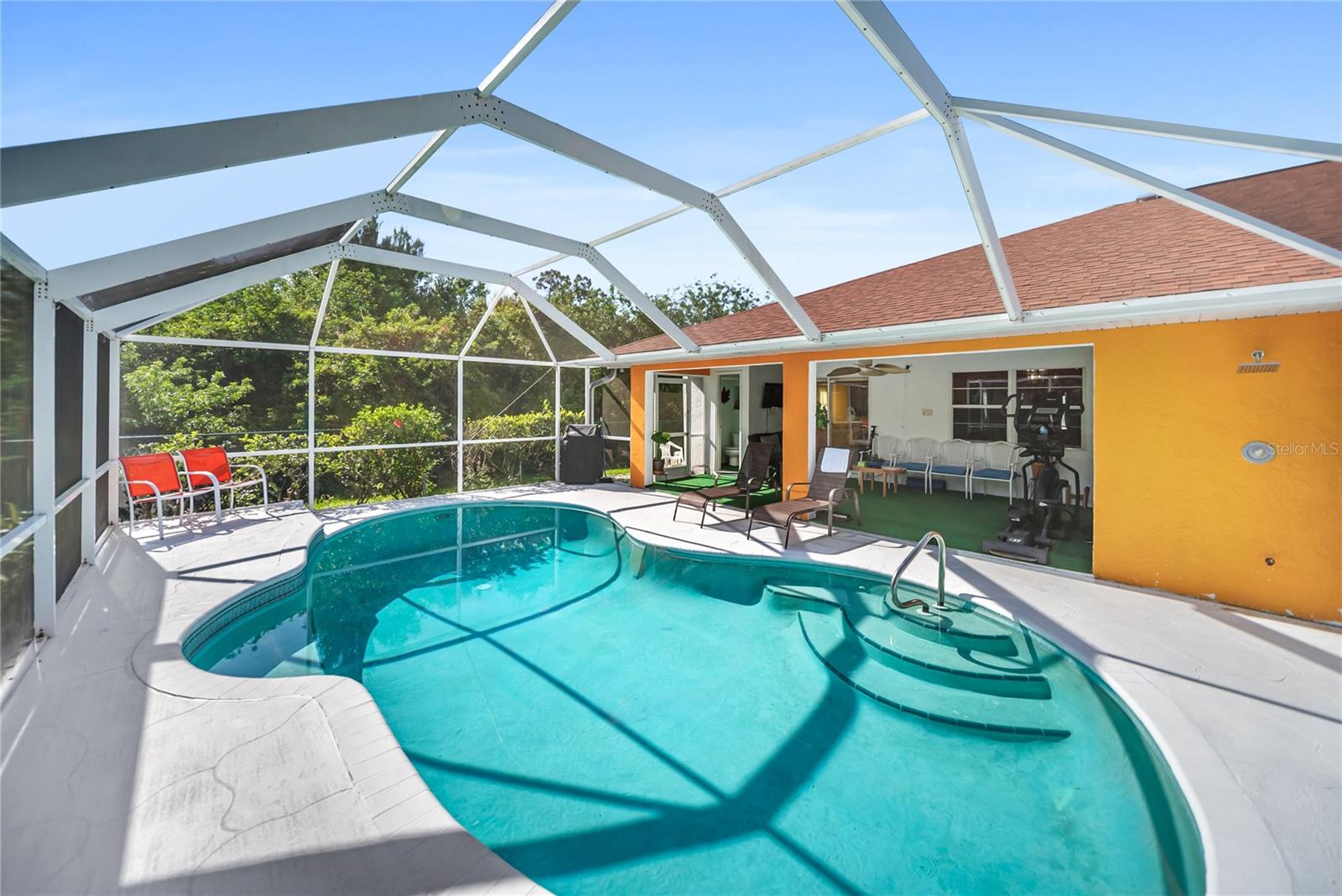 Image 33 of 40 For 22378 Peachland Boulevard