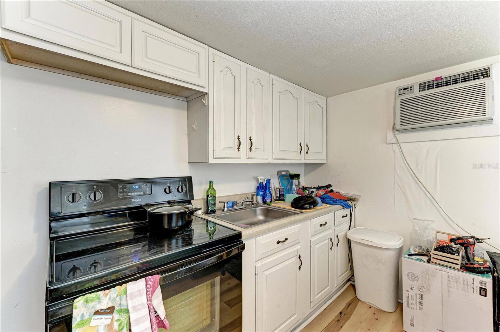 Image 23 of 28 For 1701 13th Street W