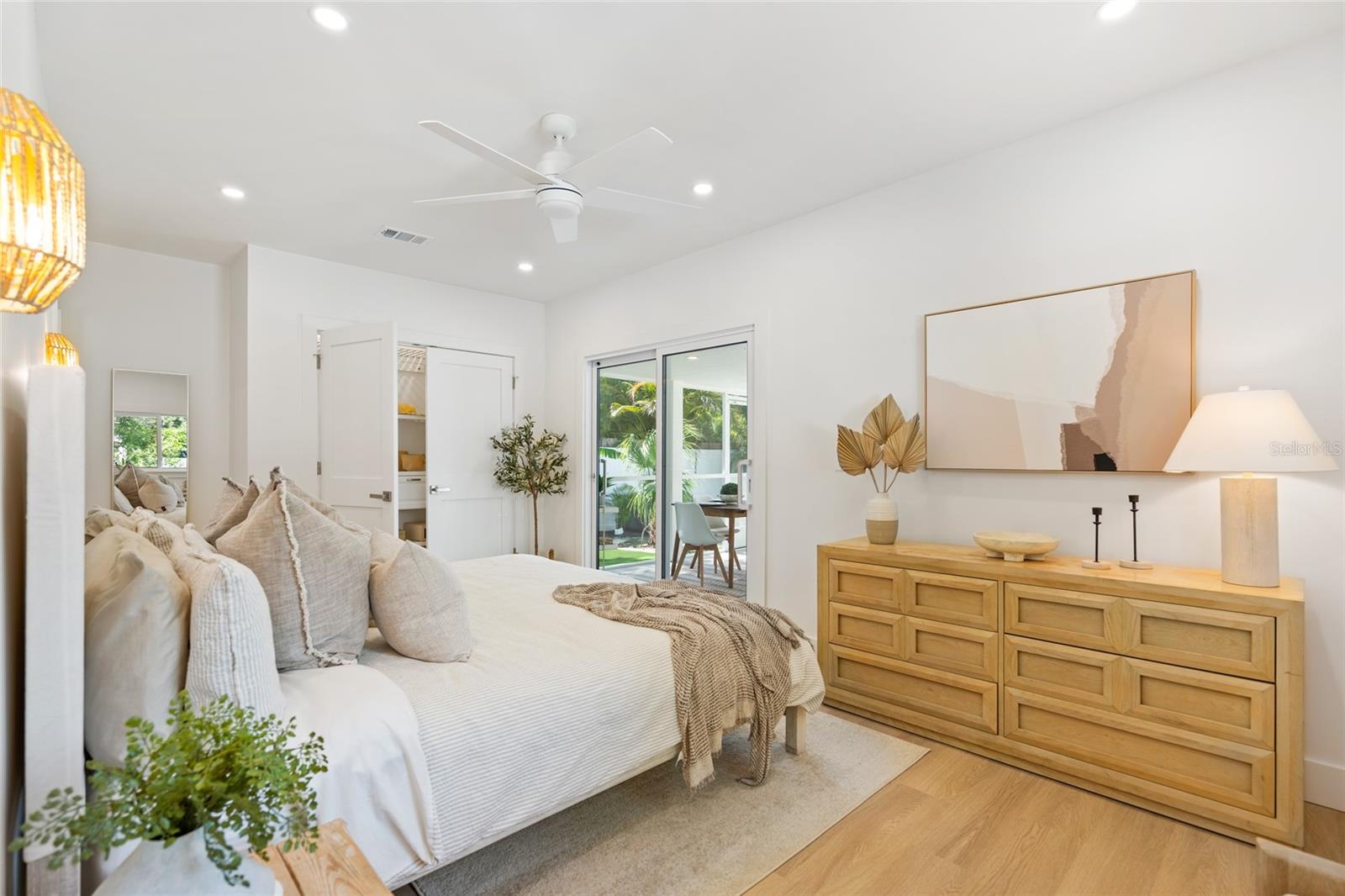 Image 15 of 40 For 2189 Hillview Street