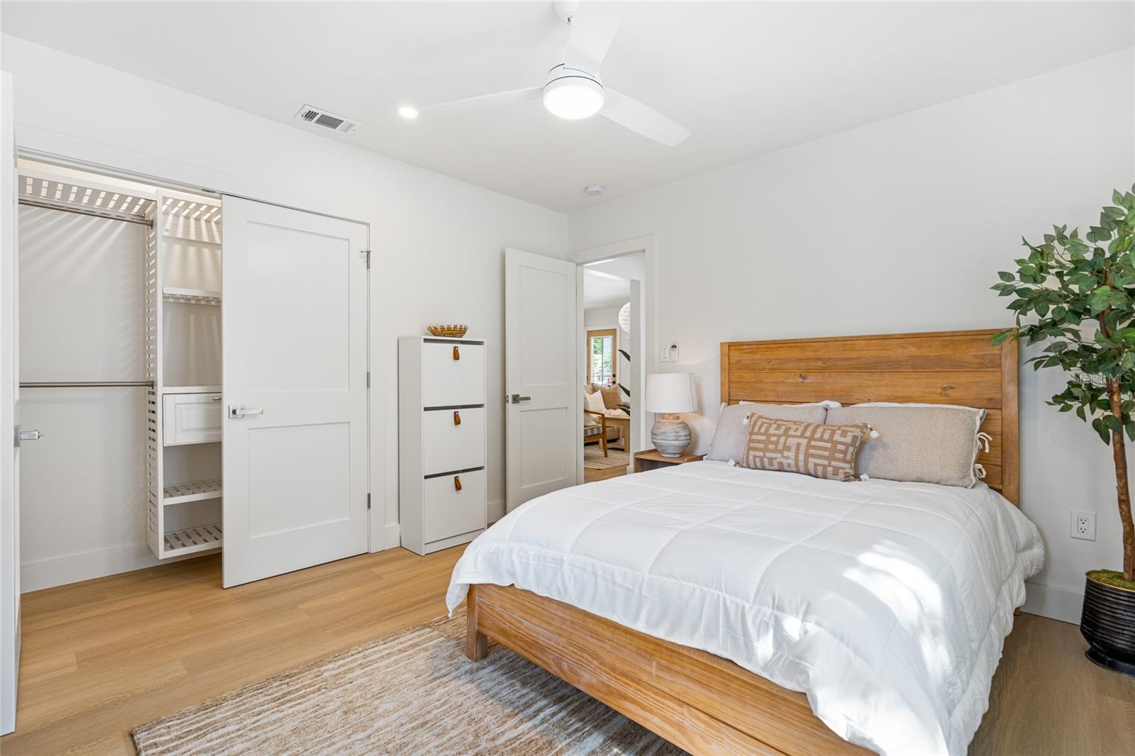 Image 31 of 40 For 2189 Hillview Street